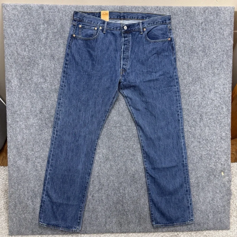 Levi's 501 straight leg button fly jeans men's size 40 40x34